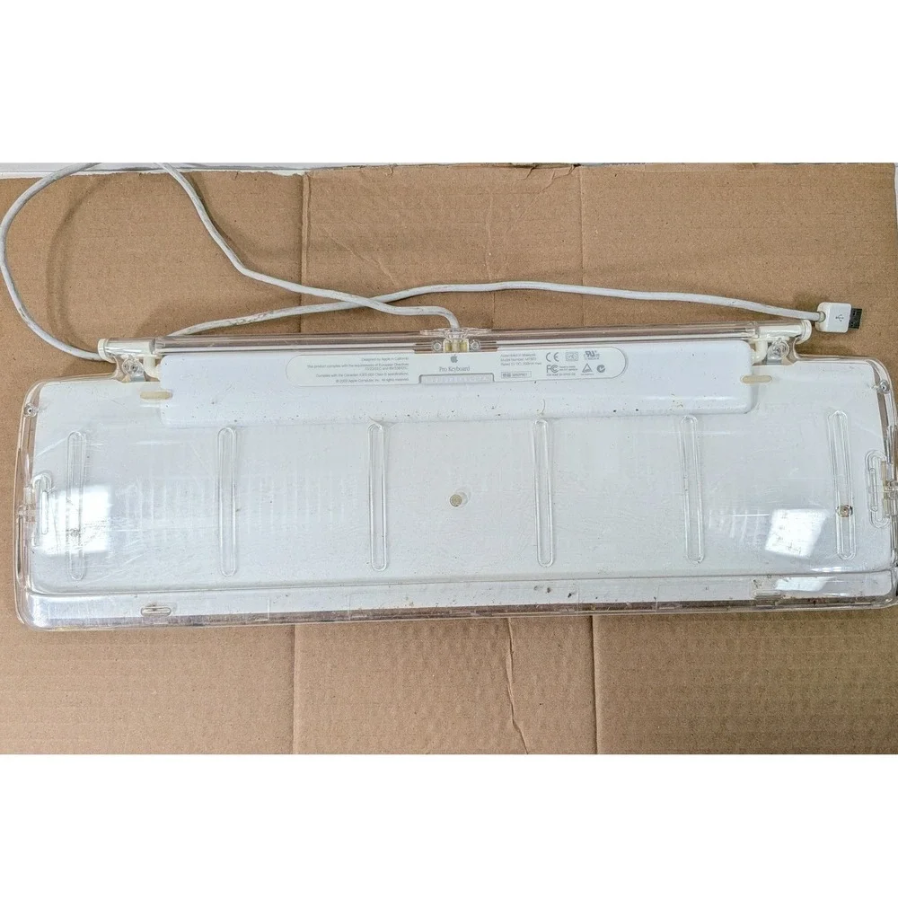 Apple Pro Keyboard M7803 Vintage Clear USB Wired Mechanical Feel White Yellowed